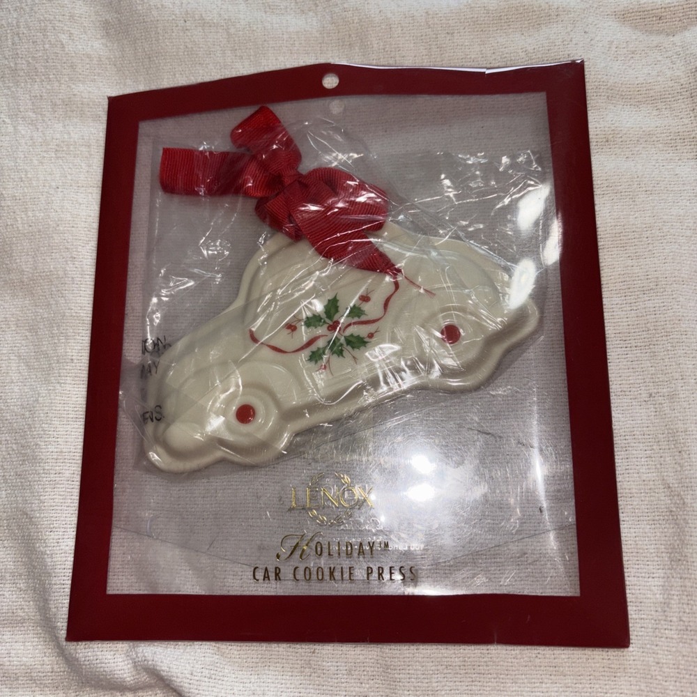 Lenox Holiday Car Cookie Press Volkswagen Bug Porcelain Ornament